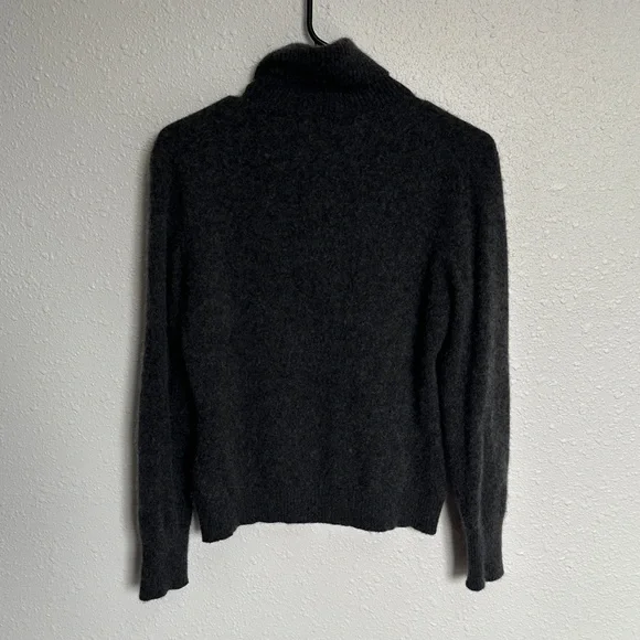 100% Cashmere Charcoal Gray Turtleneck Sweater Size S/M - Picture 4 of 6